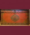 1203 - Baule laccato rosso, misure cm L144 x A70 x P51